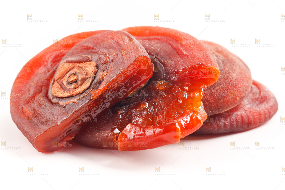 白底上放着柿饼