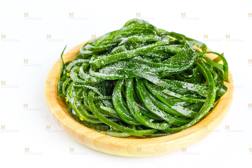 白底上放着的海带丝
