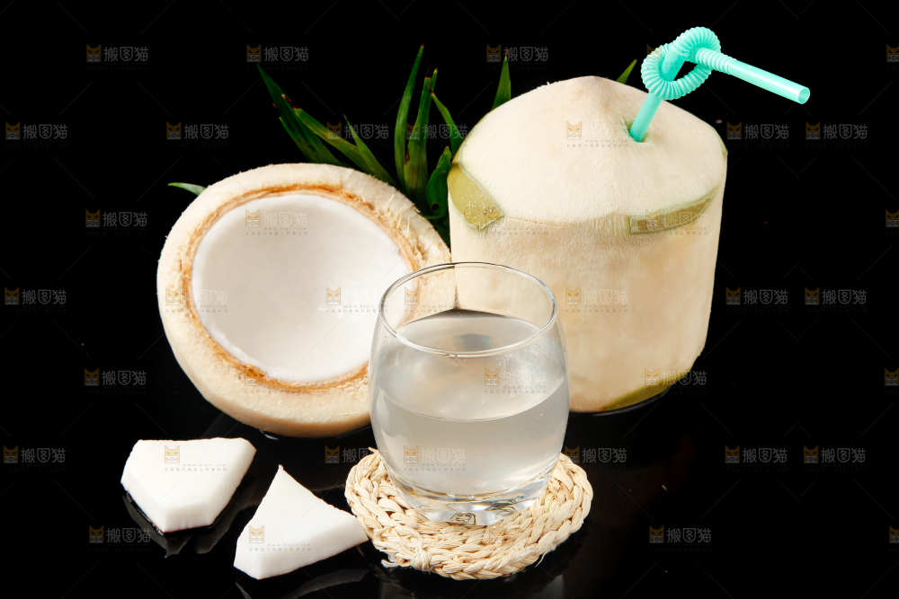 黑底上的青椰子