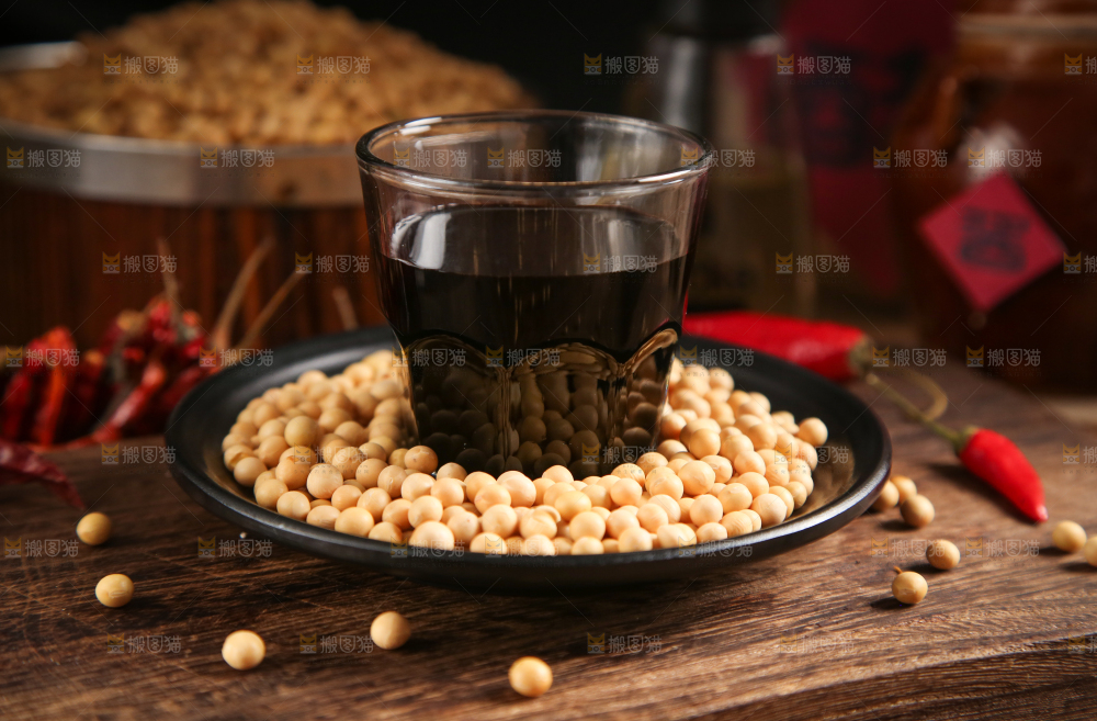 碗里装着酱油