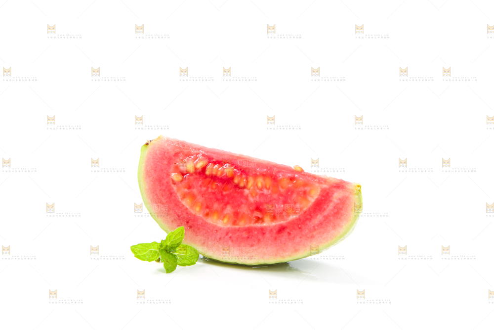 白底上摆放着红心芭乐