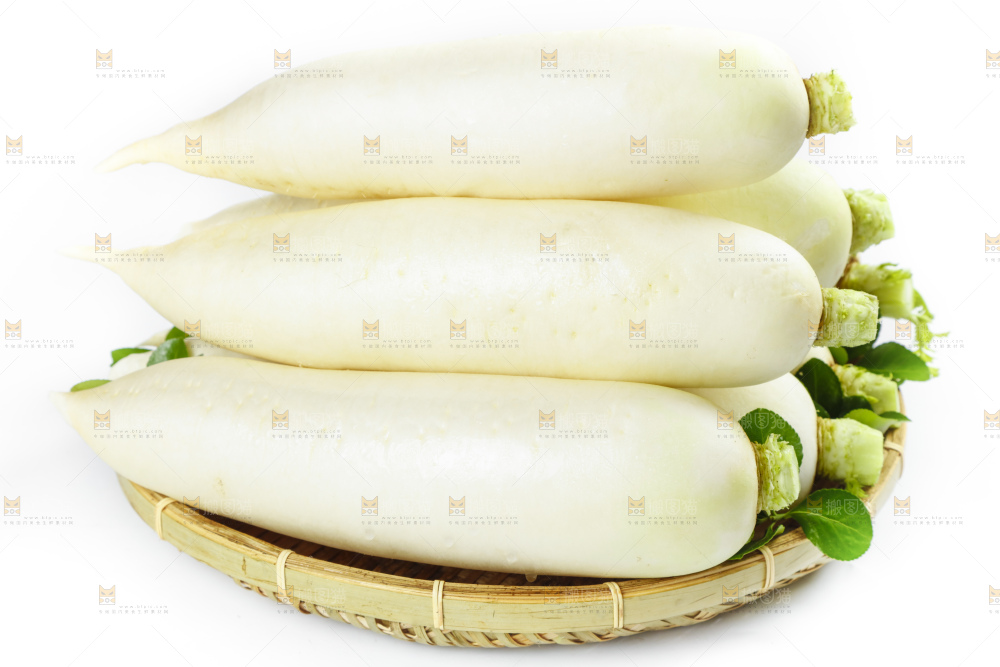 篮子里装着白萝卜