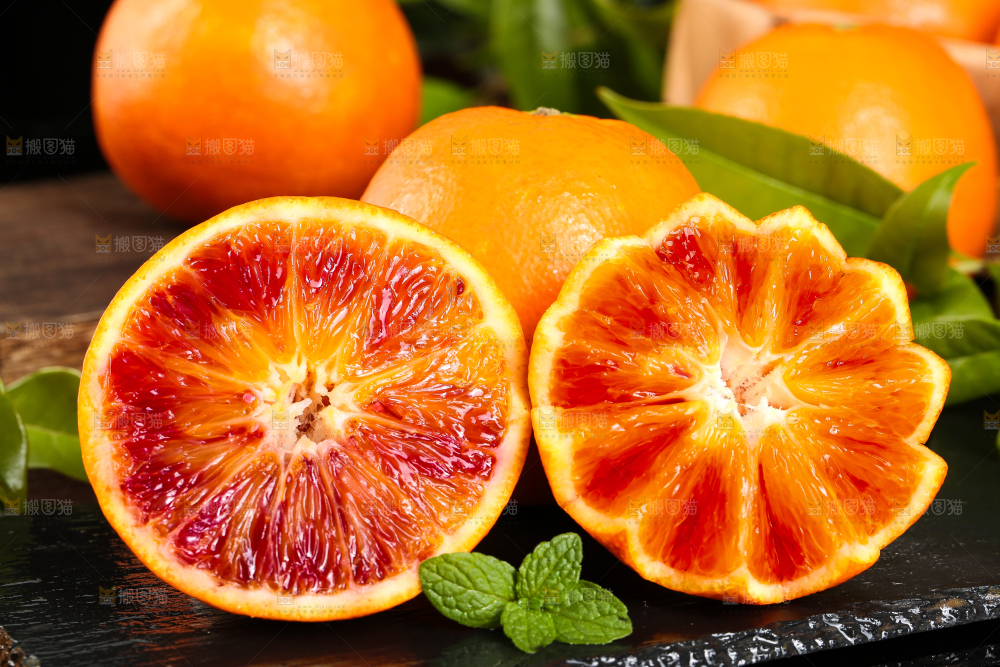 深底上放着玫瑰香橙