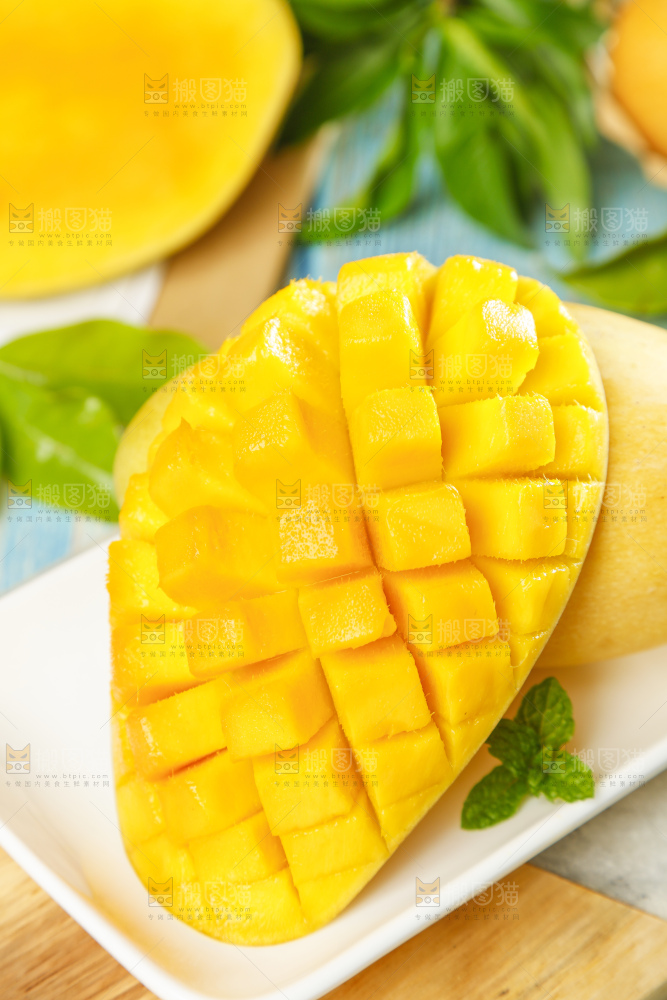 盘子里装着水仙芒