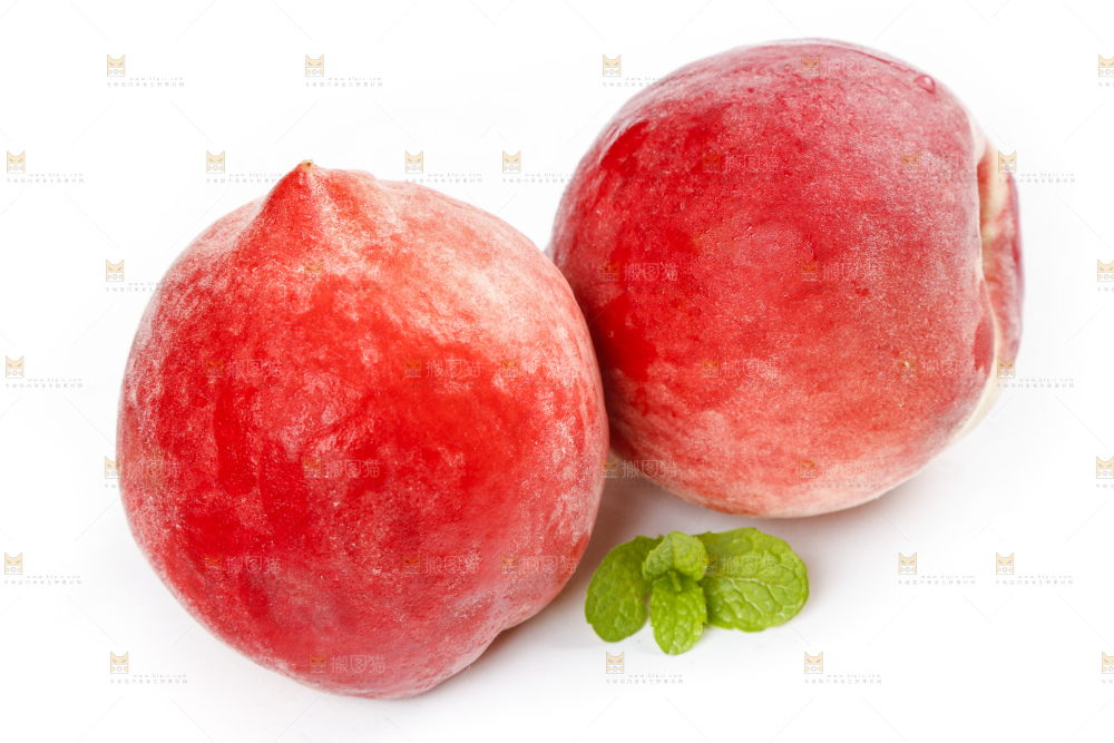 白底上放着春雪水蜜桃