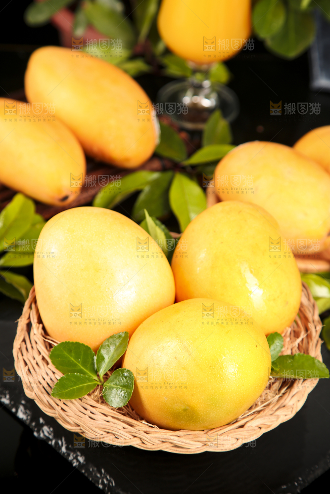篮子里装着澳芒