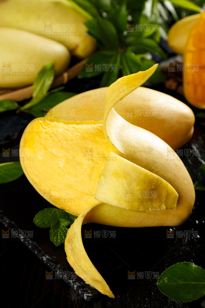 黑底上放着玉芒