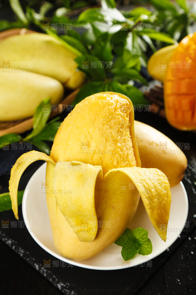 盘子里装着高乐蜜