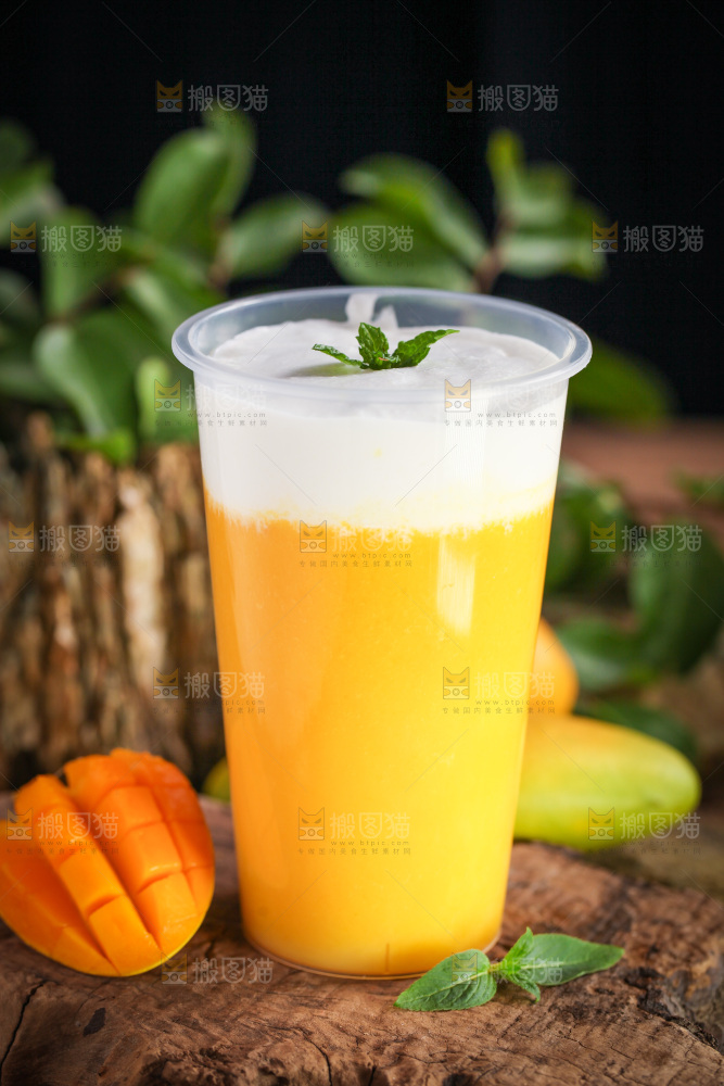 木底上摆放在胡萝卜果汁