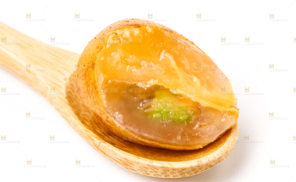 勺子放着黄皮