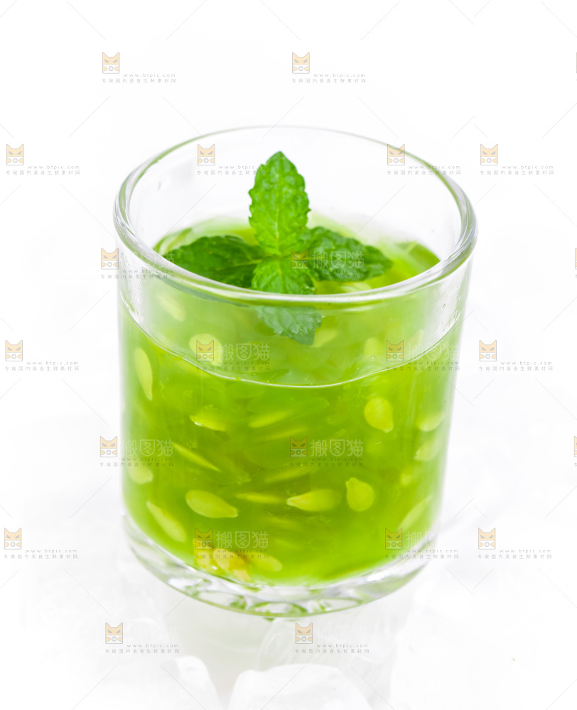 杯子里装着火参果果汁