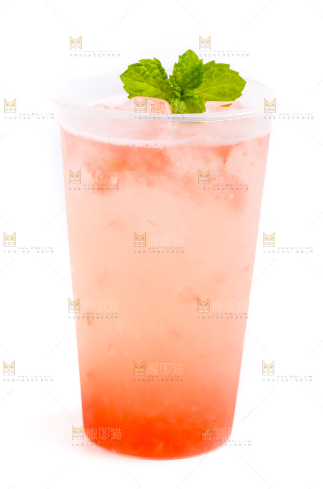 杯子里装着西柚果汁