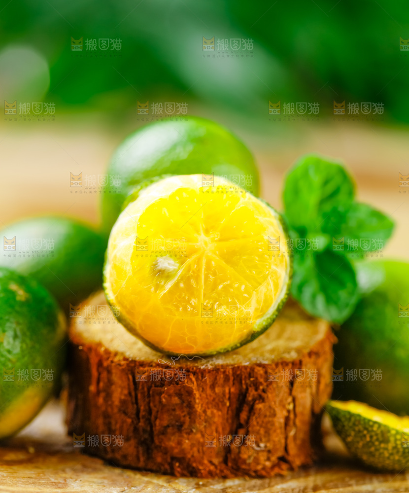 木底上摆放着海南小金桔
