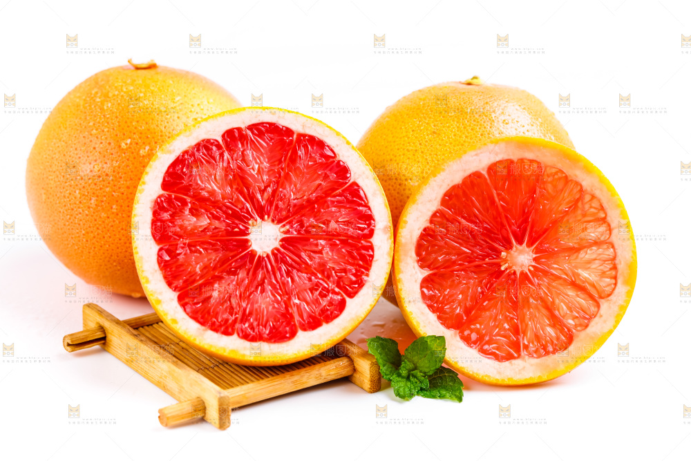 白底上摆放着西柚