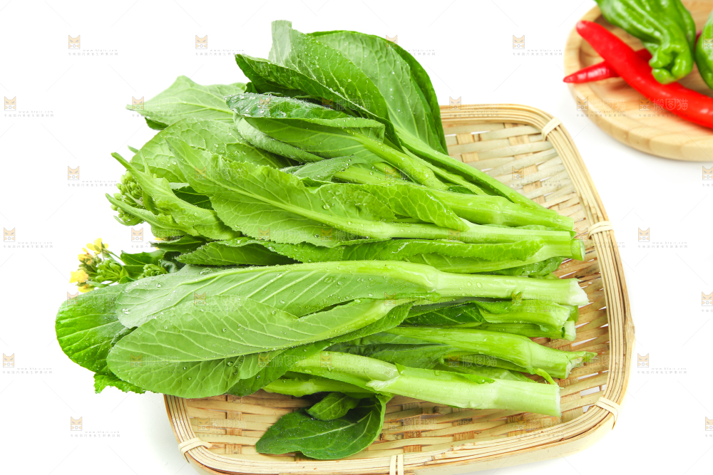 篮子里放着青菜薹