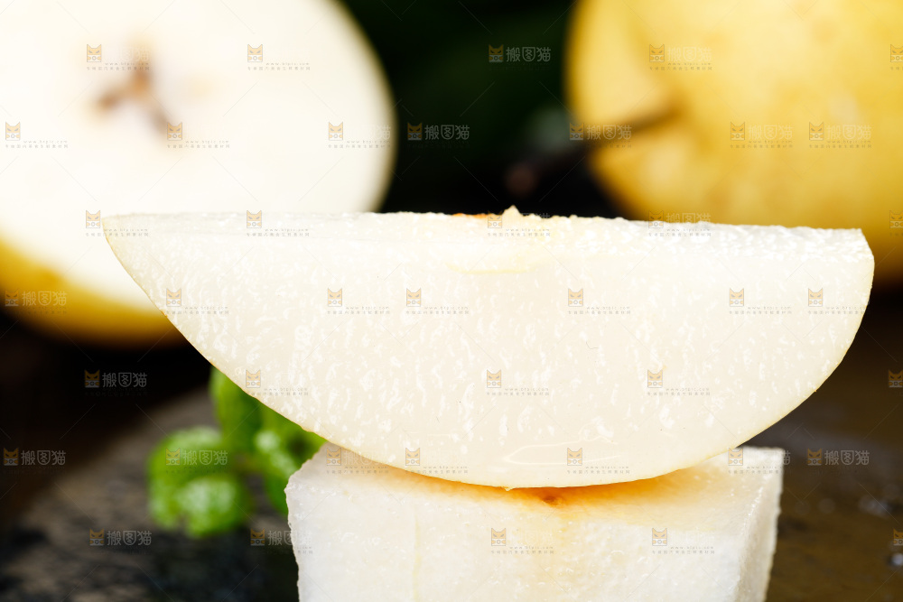 深底上放着梨黄花梨