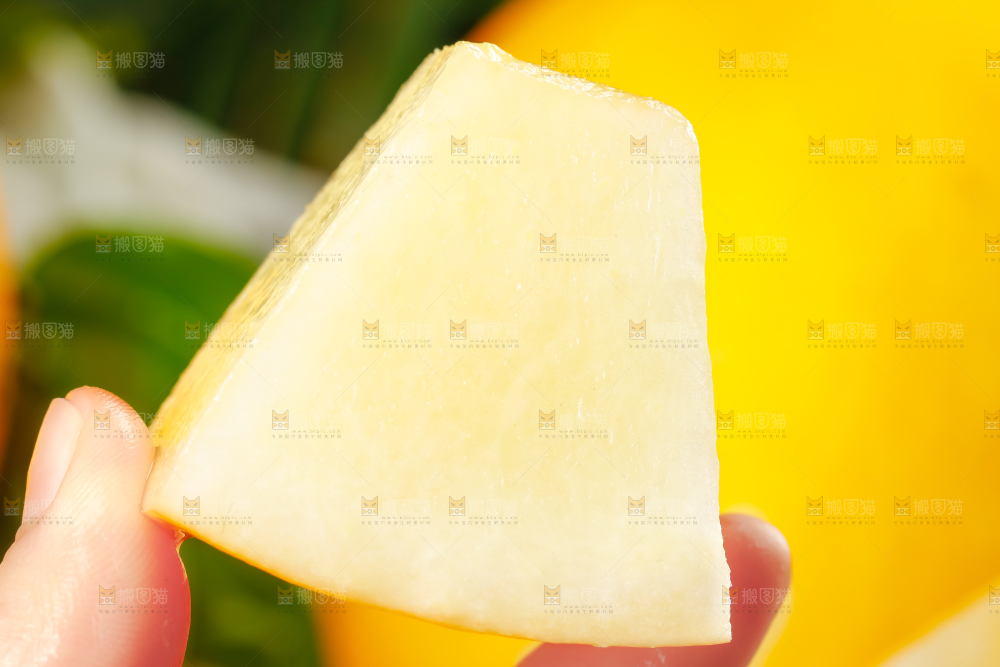 手拿黄河蜜瓜