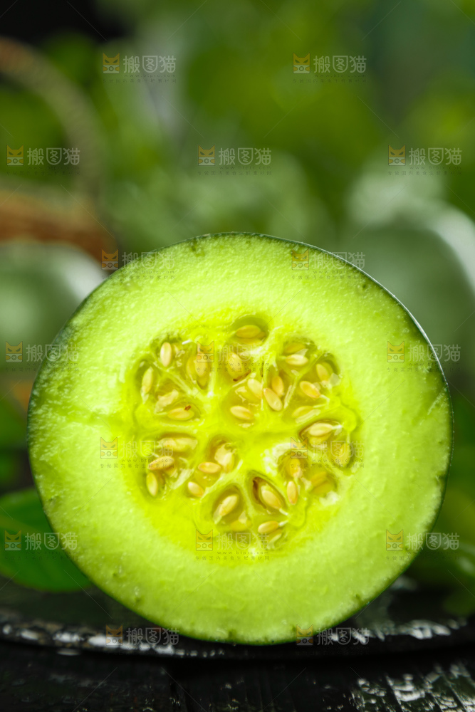 黑底上的甜瓜