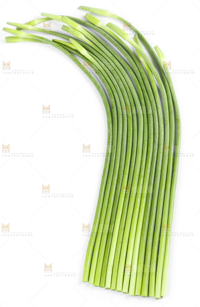 白底上放着蒜薹