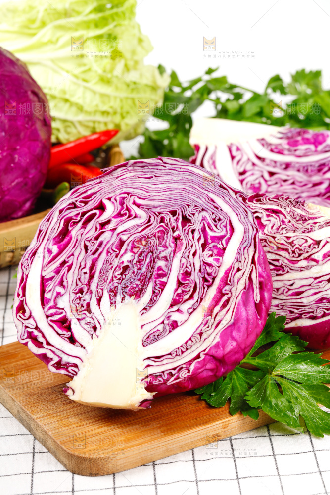 格子底上放着甘蓝