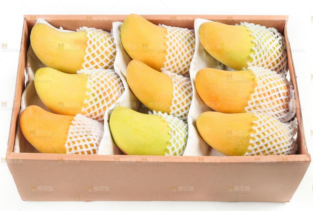 白底上放着一箱水仙芒果