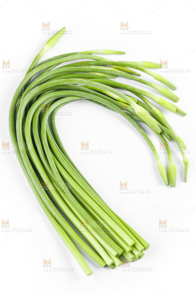 白底上放着蒜薹