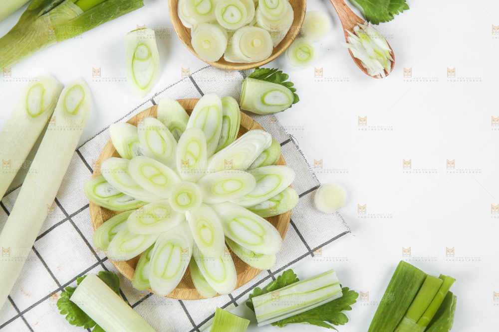 白底上的铁杆大葱