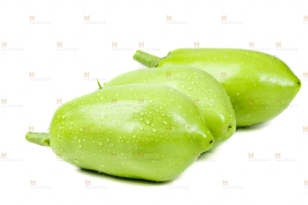 白底上放着青茄子