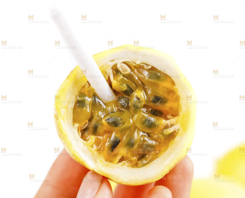手里拿着黄金果