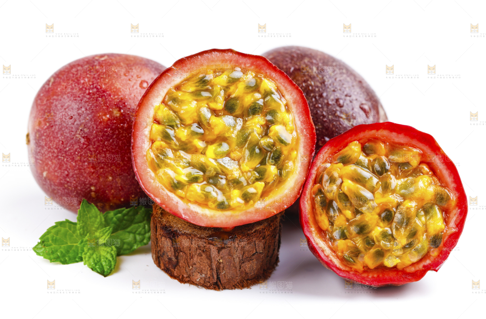 白底上摆放着广西紫皮百香果