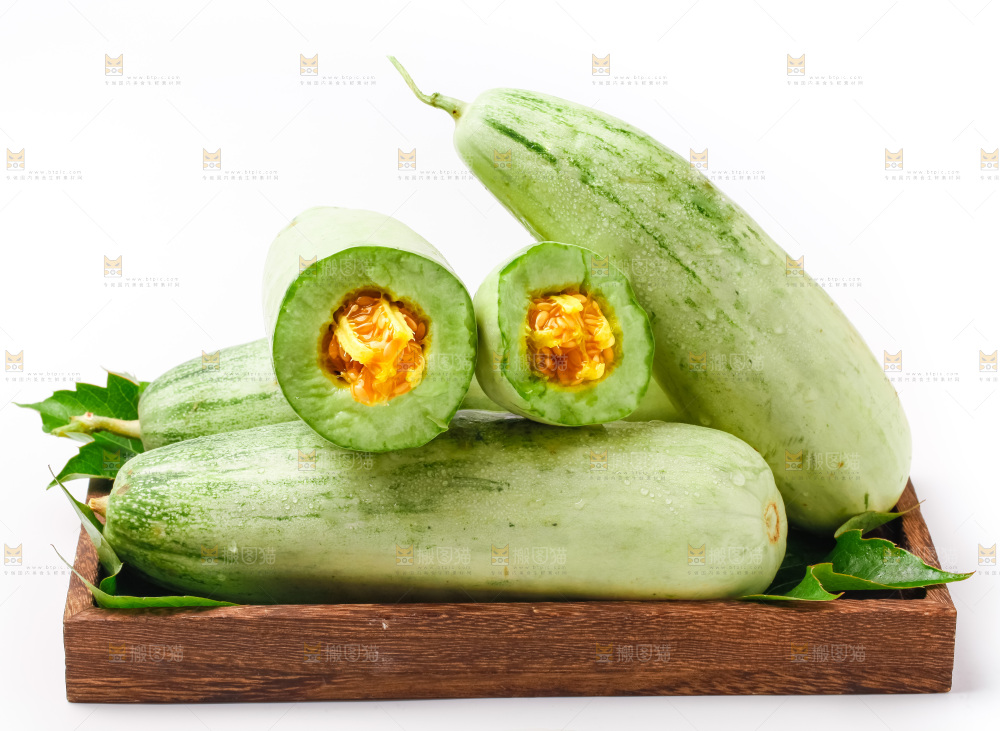 木盒里装着山东羊角蜜甜瓜