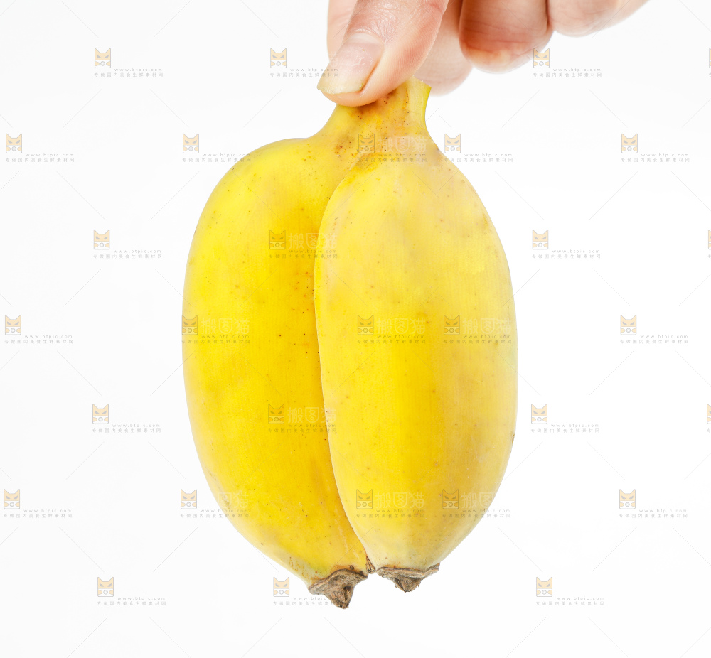 手里拿着广西苹果蕉