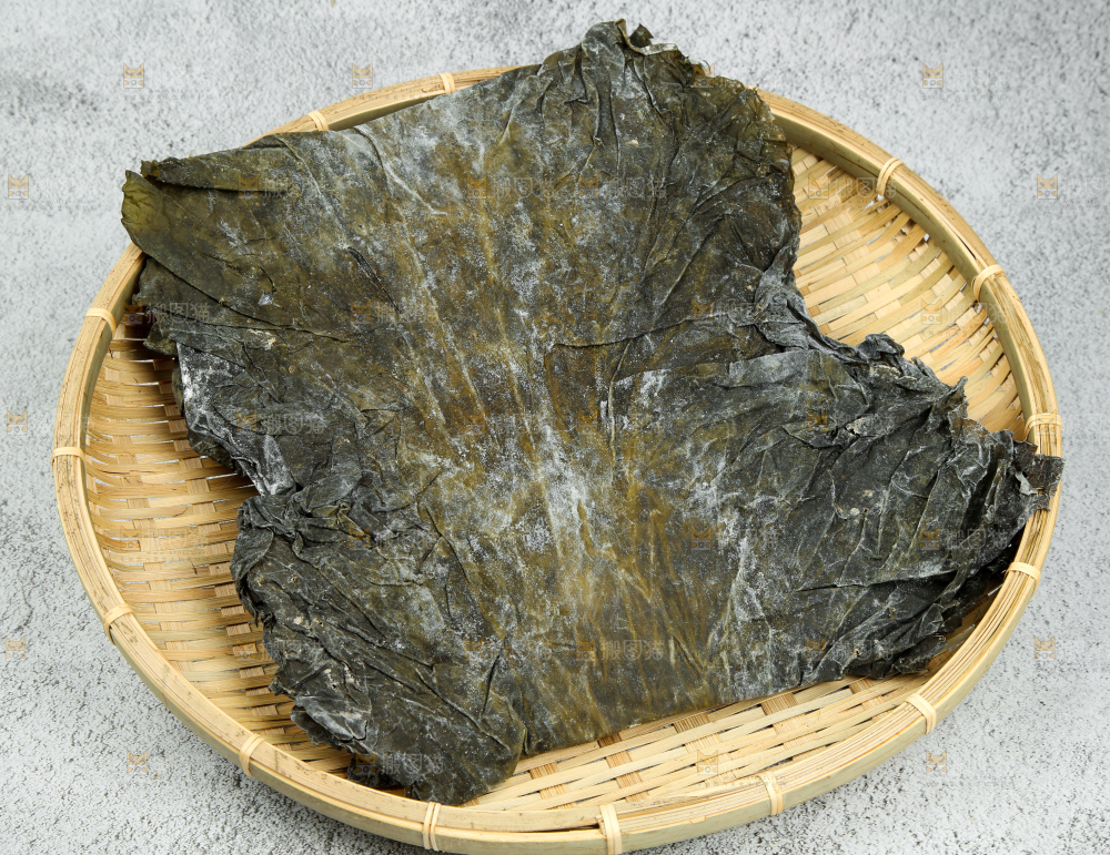 篮子里放着干海带