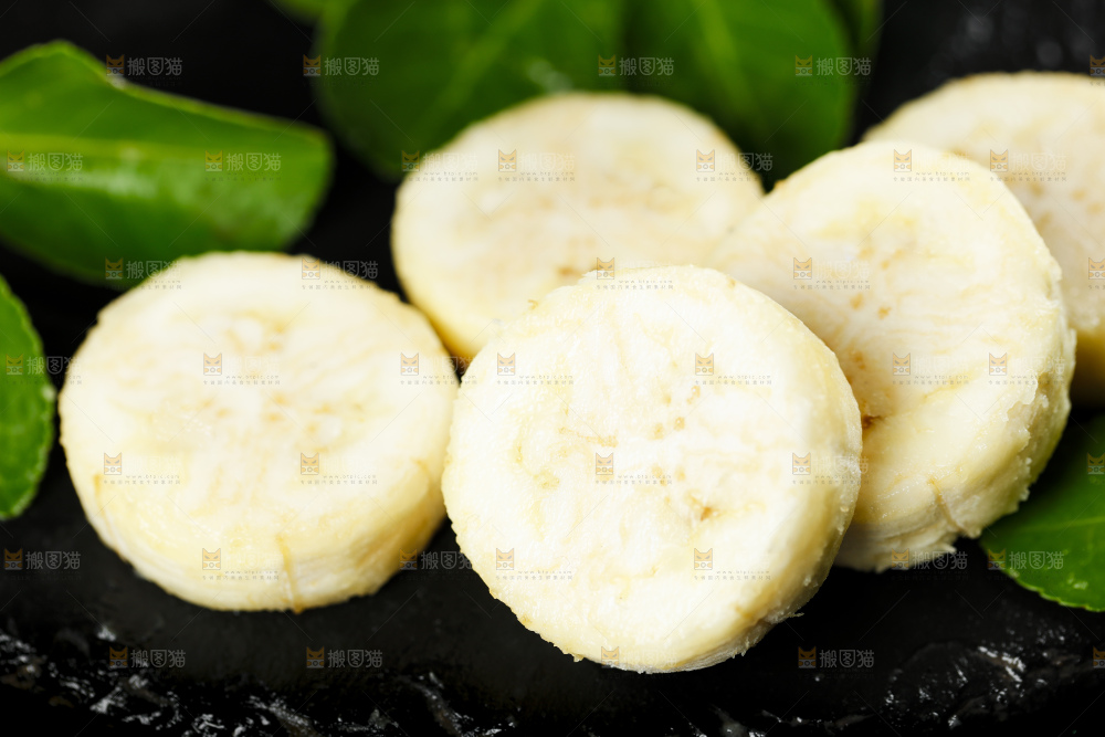 黑底上的广西苹果蕉果肉