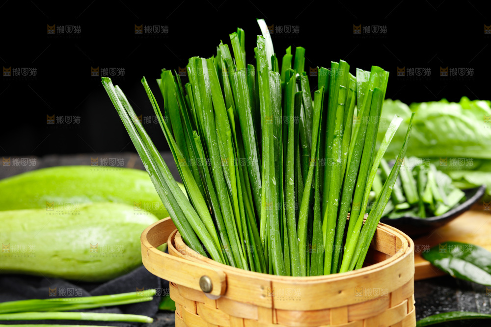 黑石板上的韭菜