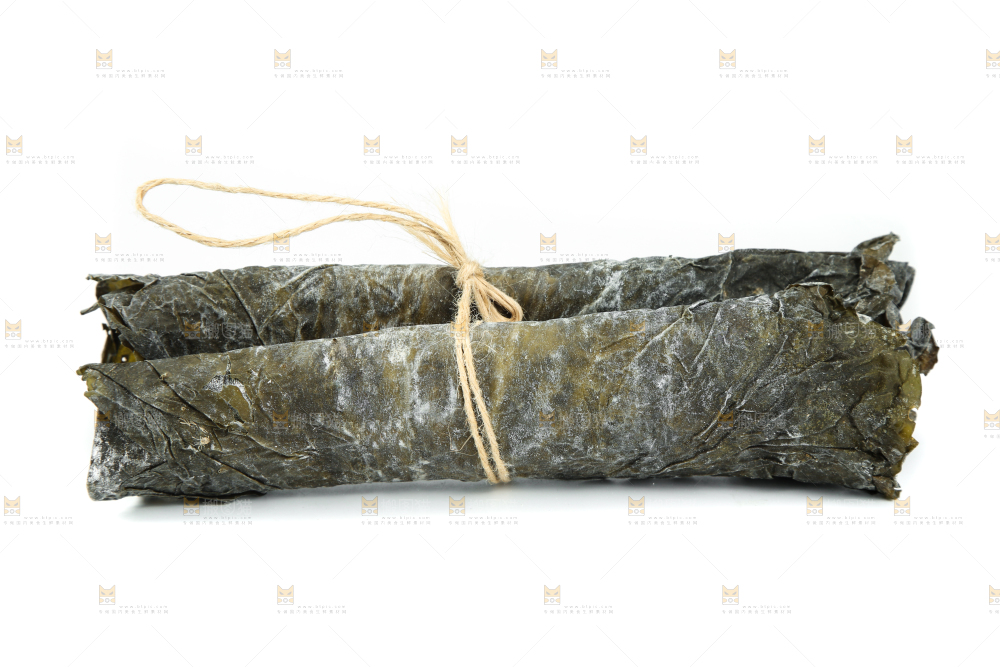 白底上放着一捆干海带