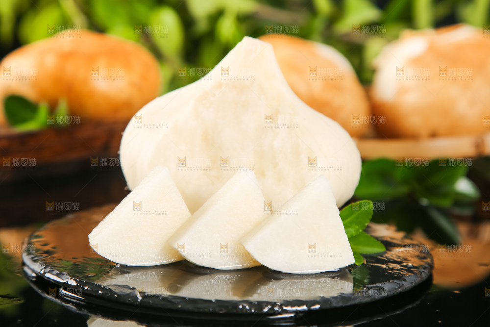 黑石板上的白凉薯