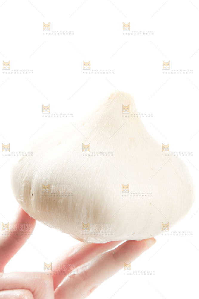 手里拿着凉薯