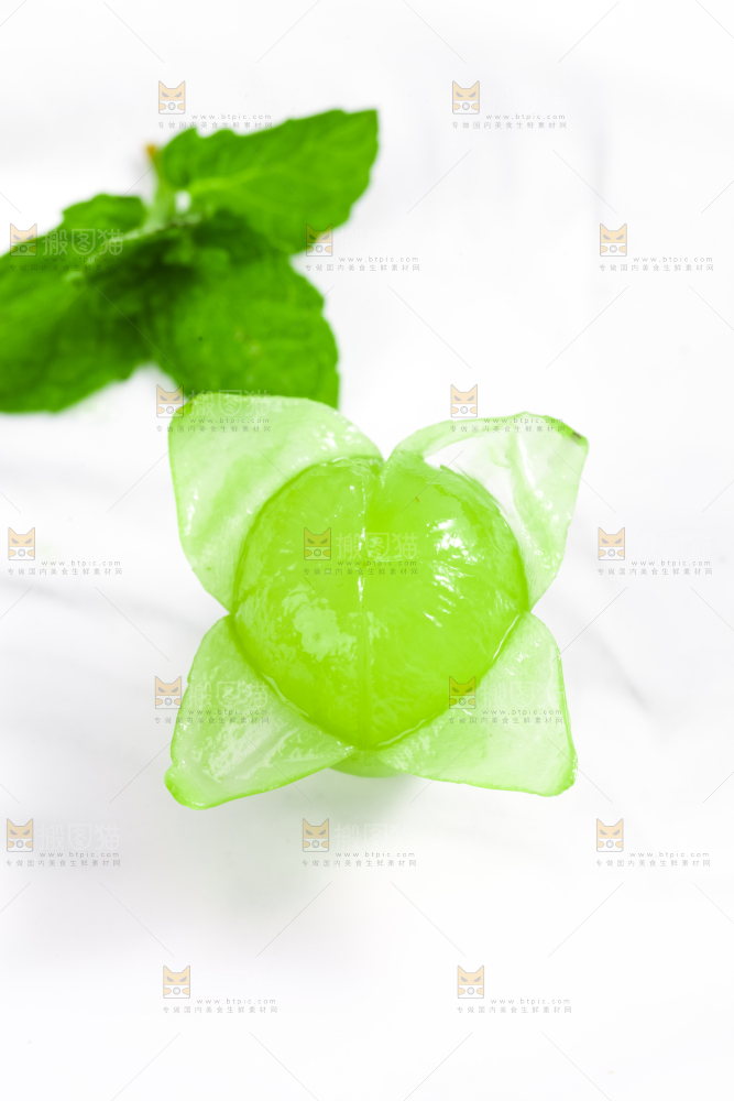 剥皮的无籽青提