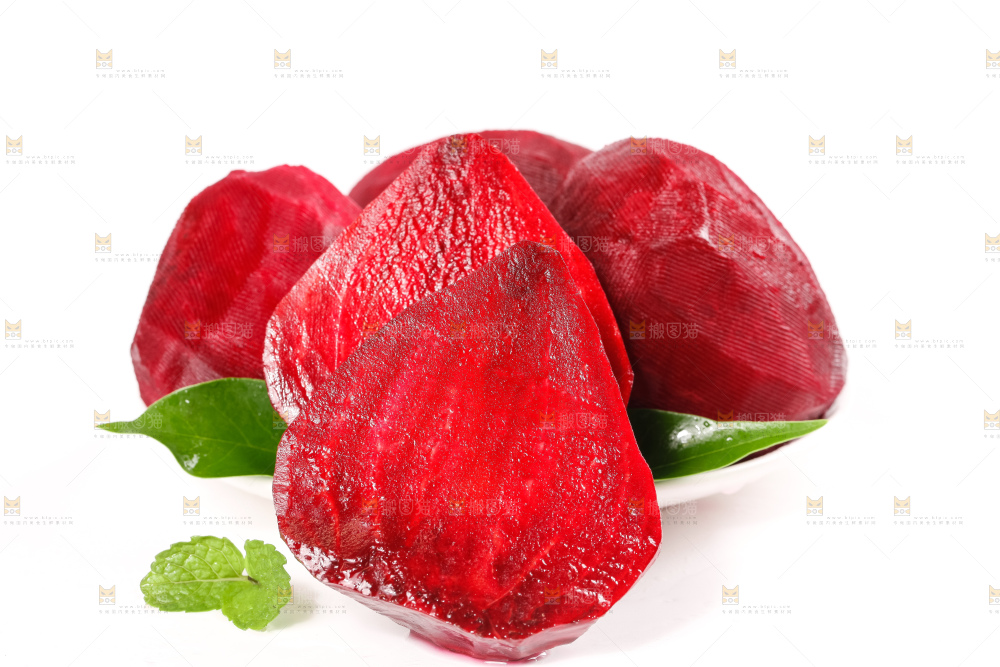 盘子里装着甜菜根