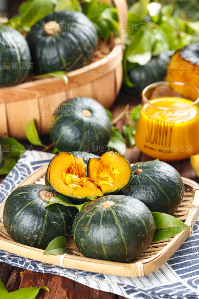 篮子里装着南瓜
