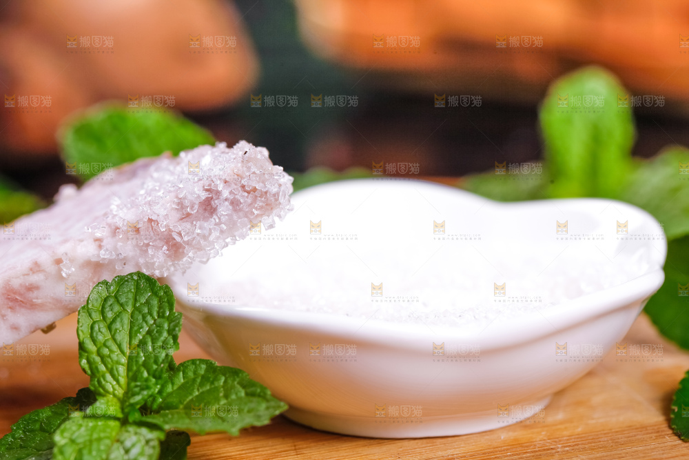 蘸着糖的荔浦芋头