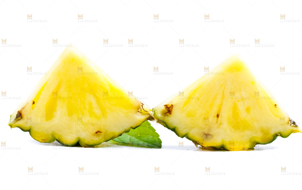 香水小菠萝放在白底上