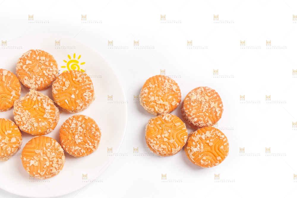 白底上的饼干