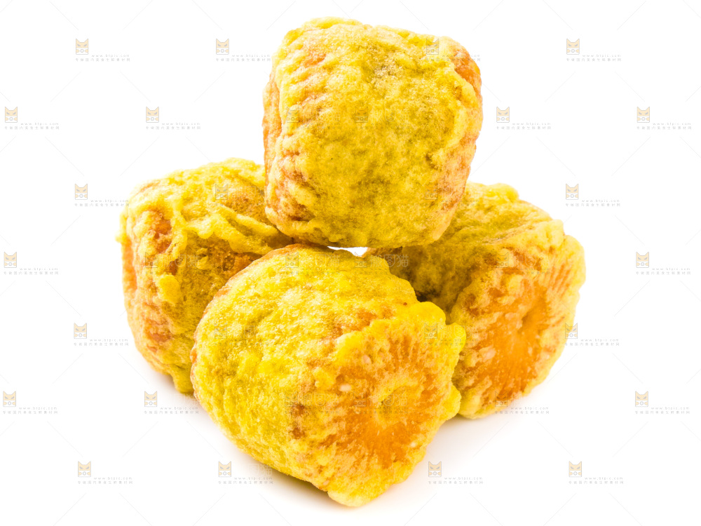 绿豆糕放在白底上