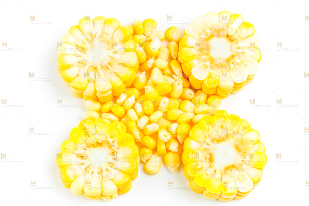 白底上的甜玉米