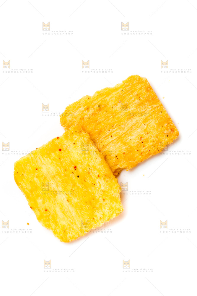 白底上放着麻辣锅巴