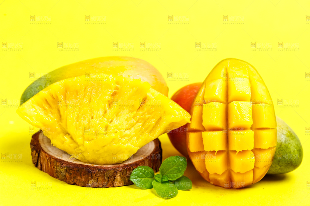 木板上放着海南贵妃芒