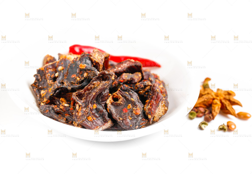 白底上的牛肉条