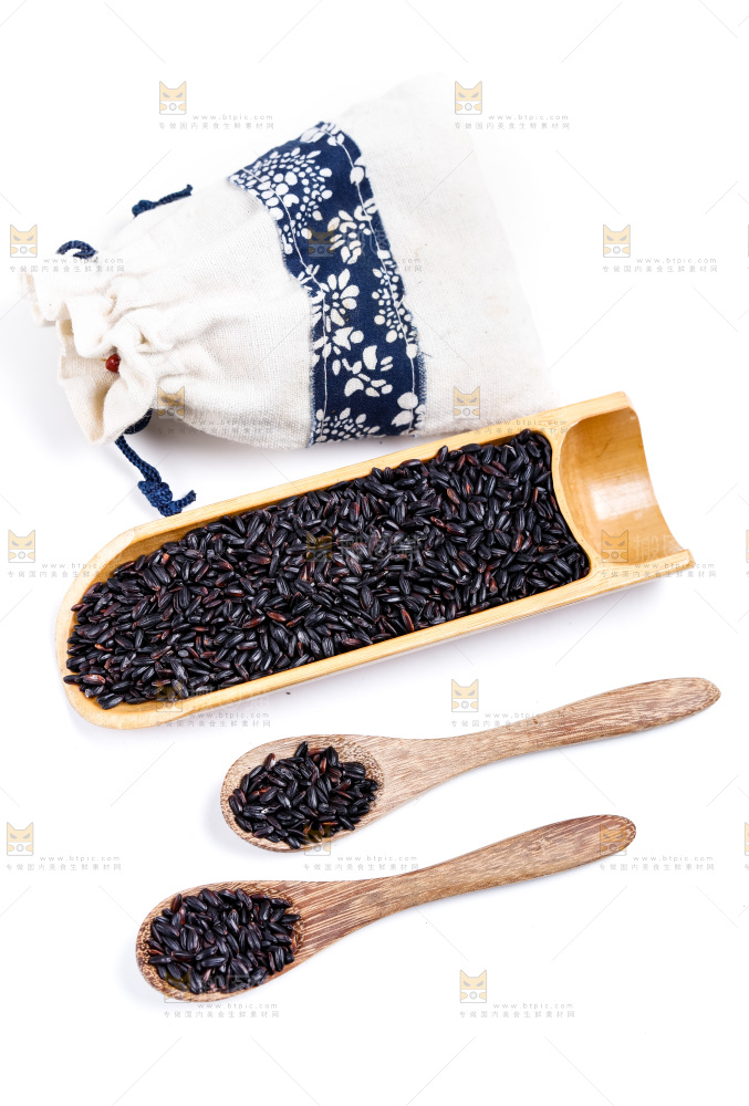 白底上的东北黑米